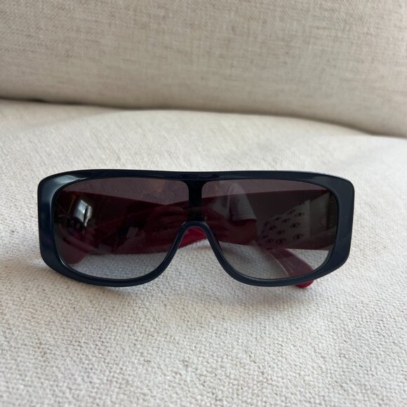 Chanel | Navy and Pink Logo Sunglasses - Picture 3 of 4